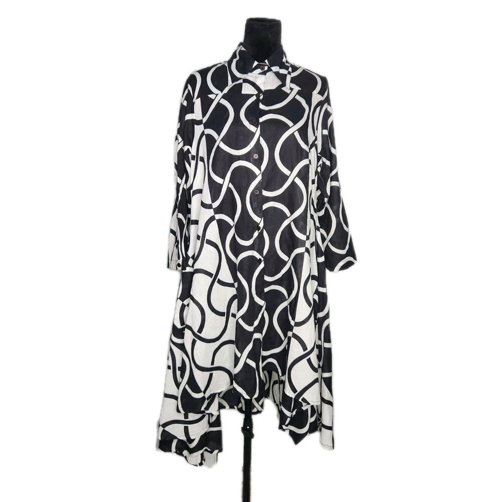 Step In Style Dress Shirt Womens S Black White A-Line Button Down Waves Pockets